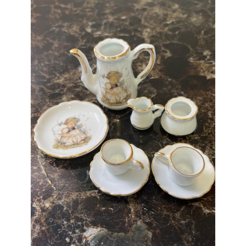 Vintage Miniature M.J. Hummel Ceramics.
